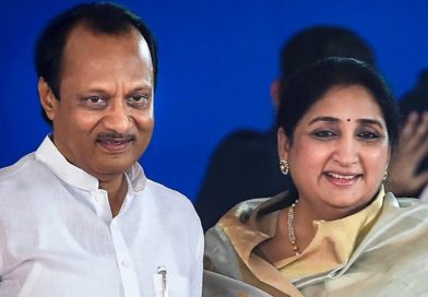 अजीत पवार के साथ उनकी पत्नी सुनेत्रा पवार