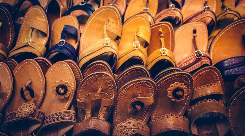 अमेरिकी टैरिफ में कटौती से उत्तर प्रदेश के कालीन और चमड़ा उद्योग को नई संजीवनी